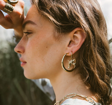 TILTIL Set of 2 Hoops Flying Dove Gold - Things I Like Things I Love