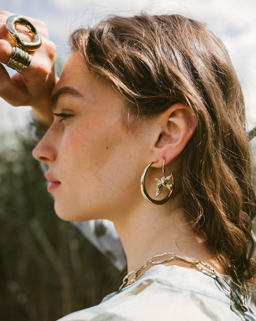 TILTIL Set of 2 Hoops Flying Dove Gold - Things I Like Things I Love