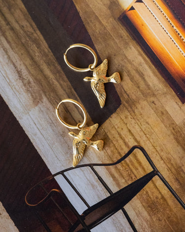 TILTIL Set of 2 Hoops Flying Dove Gold - Things I Like Things I Love