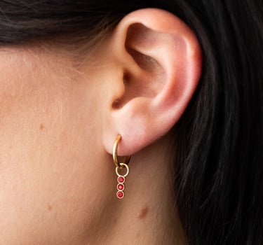 TILTIL Set van 2 Cherry Trio Zircon Earrings Goud - Things I Like Things I Love