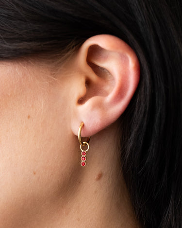 TILTIL Set van 2 Cherry Trio Zircon Earrings Goud - Things I Like Things I Love