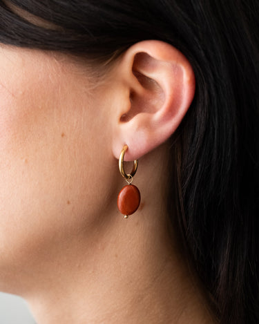 TILTIL Set van 2 Juniper Earrings Gold Rood - Things I Like Things I Love