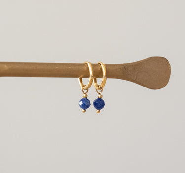 TILTIL Set van 2 Love Gemstone Earrings Gold Sapphire - Things I Like Things I Love