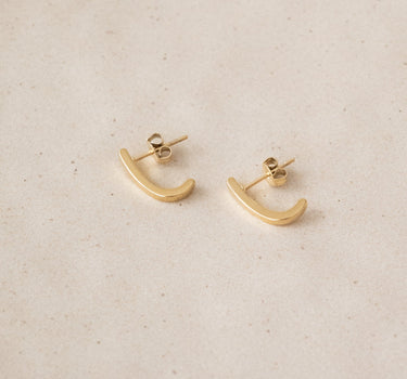TILTIL Set van 2 Ruby Stud Earrings Goud - Things I Like Things I Love