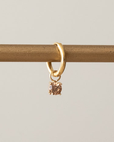TILTIL Set van 2 Teddy Zircon Earrings Bruin Goud - Things I Like Things I Love