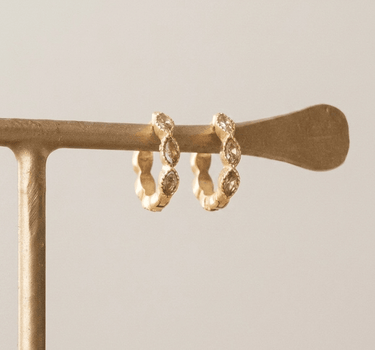 TILTIL Set van 2 Zircon Brown Earrings Goud - Things I Like Things I Love