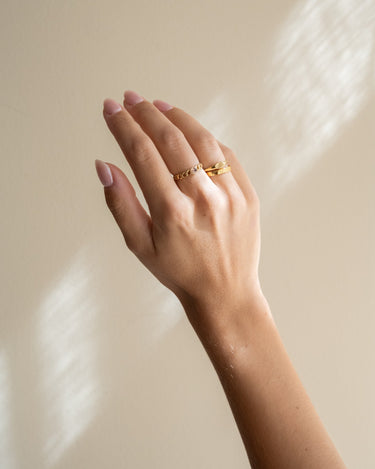 TILTIL Small Signet Ring Goud - Things I Like Things I Love