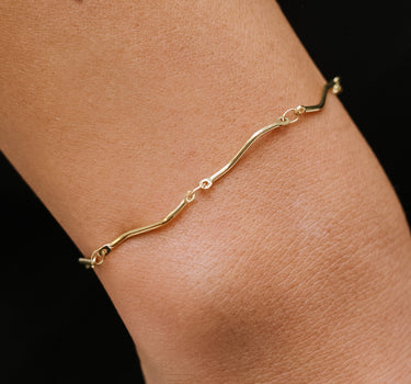 TILTIL Statement Bracelet Swirl Gold - Things I Like Things I Love