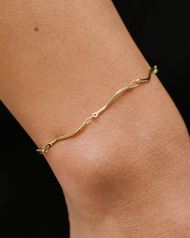 TILTIL Statement Bracelet Swirl Gold - Things I Like Things I Love
