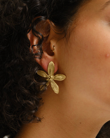 TILTIL Stud Big Flower Gold - Things I Like Things I Love