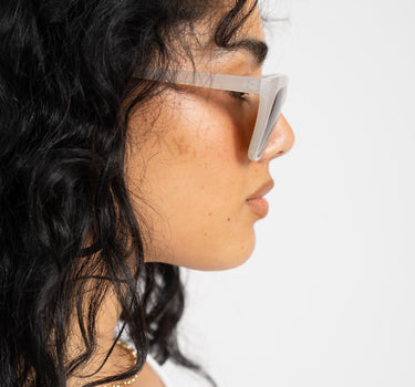 TILTIL Sunglasses Kim Beige - Things I Like Things I Love