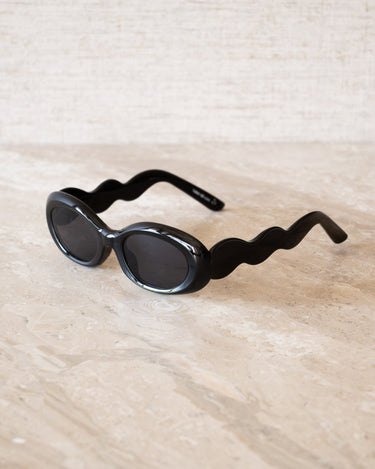 TILTIL Sunglasses Waves Black - Things I Like Things I Love