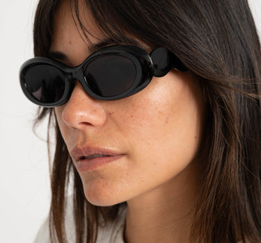 TILTIL Sunglasses Waves Black - Things I Like Things I Love