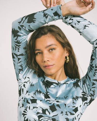 TILTIL Tai Velvet Flower Top Longsleeve Blue - Things I Like Things I Love