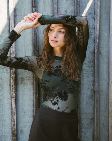 TILTIL Tai Velvet Longsleeve Flower Green - Things I Like Things I Love