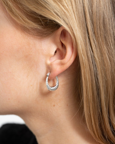 TILTIL Thick Deco Oval Hoop Silver - Things I Like Things I Love