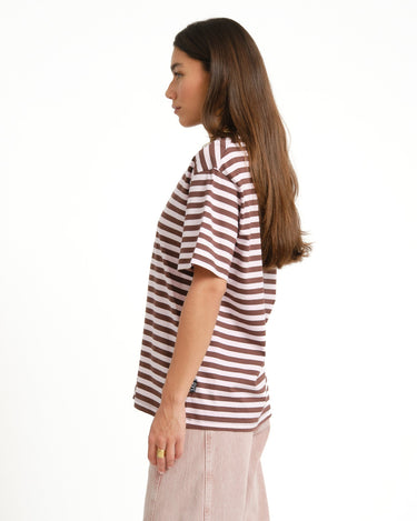 TILTIL Thin Striped Luc Tee Bruin Roze - Things I Like Things I Love