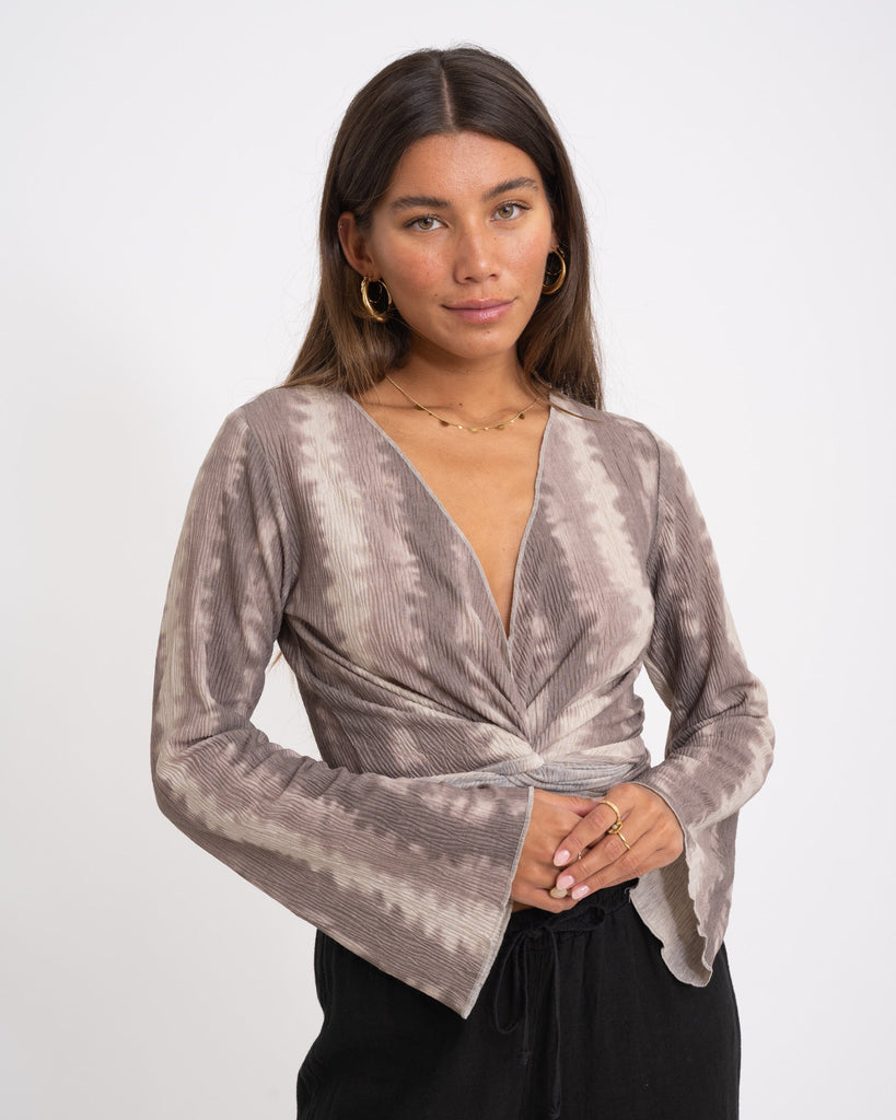 TILTIL Willy Flare Top Batik Structure Brown - Things I Like Things I Love