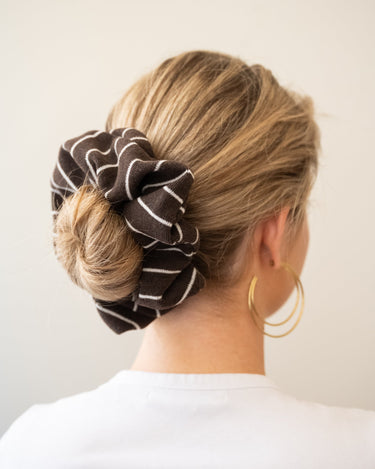 TILTIL Winnie Knitted Scrunchie Bruin - Things I Like Things I Love