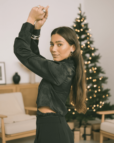 TILTIL Yuina Blouse Black - Things I Like Things I Love