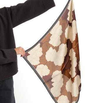 TILTIL Flo Blumenschal Satin Braun