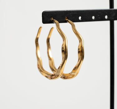 TILTL Earrings Audrey Wavy Gold - Things I Like Things I Love