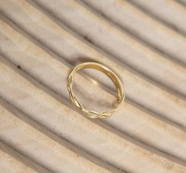 Twisted Elegant Ring Gold - Things I Like Things I Love