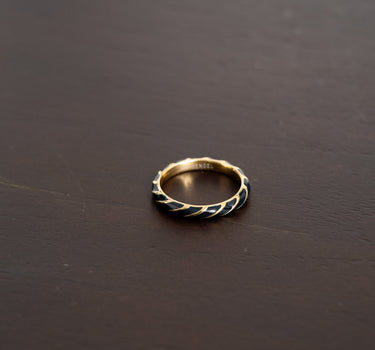 Twisty Ring Black Gold - Things I Like Things I Love