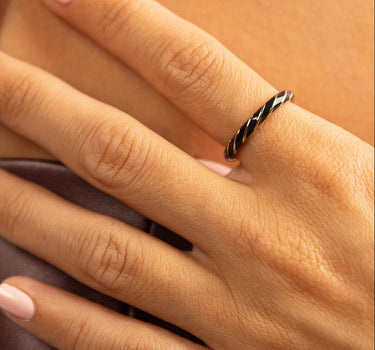 Twisty Ring Black Gold - Things I Like Things I Love