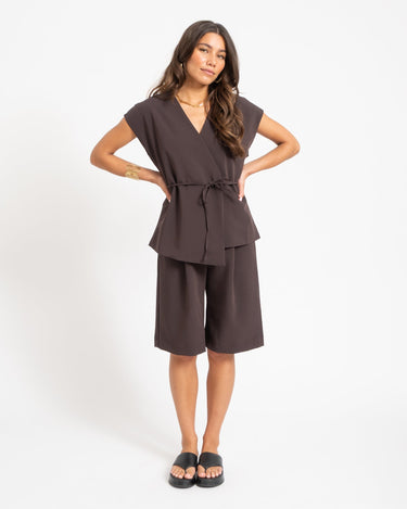 Vannah V-Neck Midi Waistcoat Bruin - Things I Like Things I Love