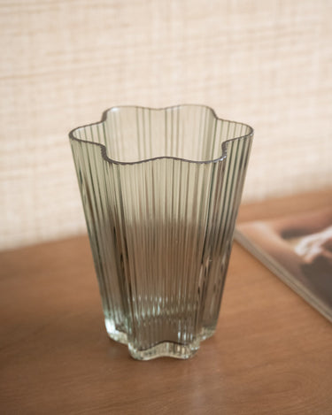 Vase Sia Glass Green - Things I Like Things I Love