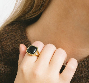 Vintage Ring Black Onyx Gold - Things I Like Things I Love