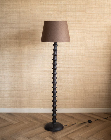 Vloerlamp Olga Hout Bruin - Things I Like Things I Love
