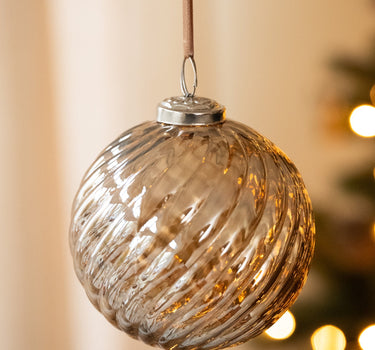 XMAS Ball Swirl Round - Things I Like Things I Love