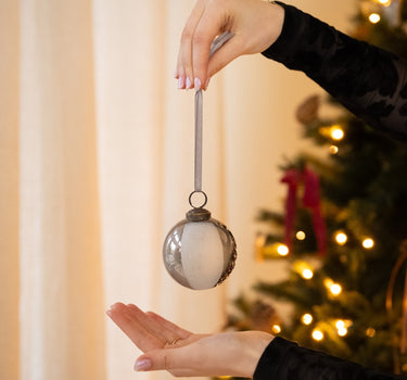 XMAS Glass Ball Silver Small - Things I Like Things I Love