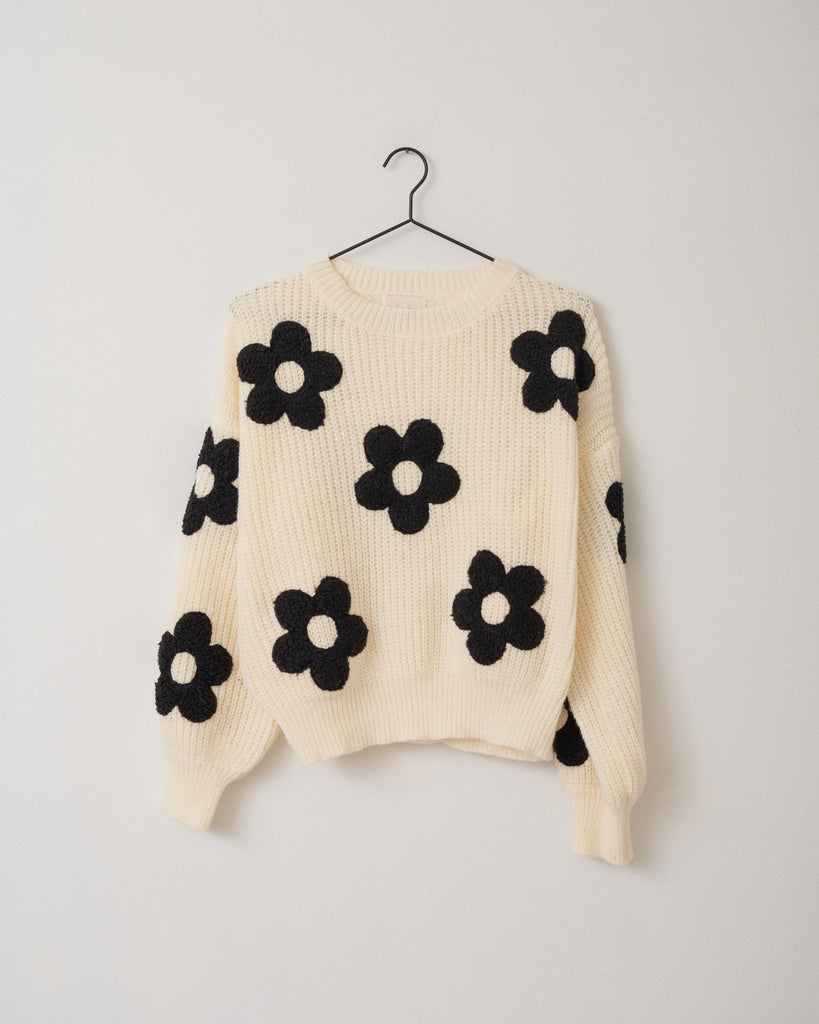 Kels Flower Knit White Black One Size - Things I Like Things I Love