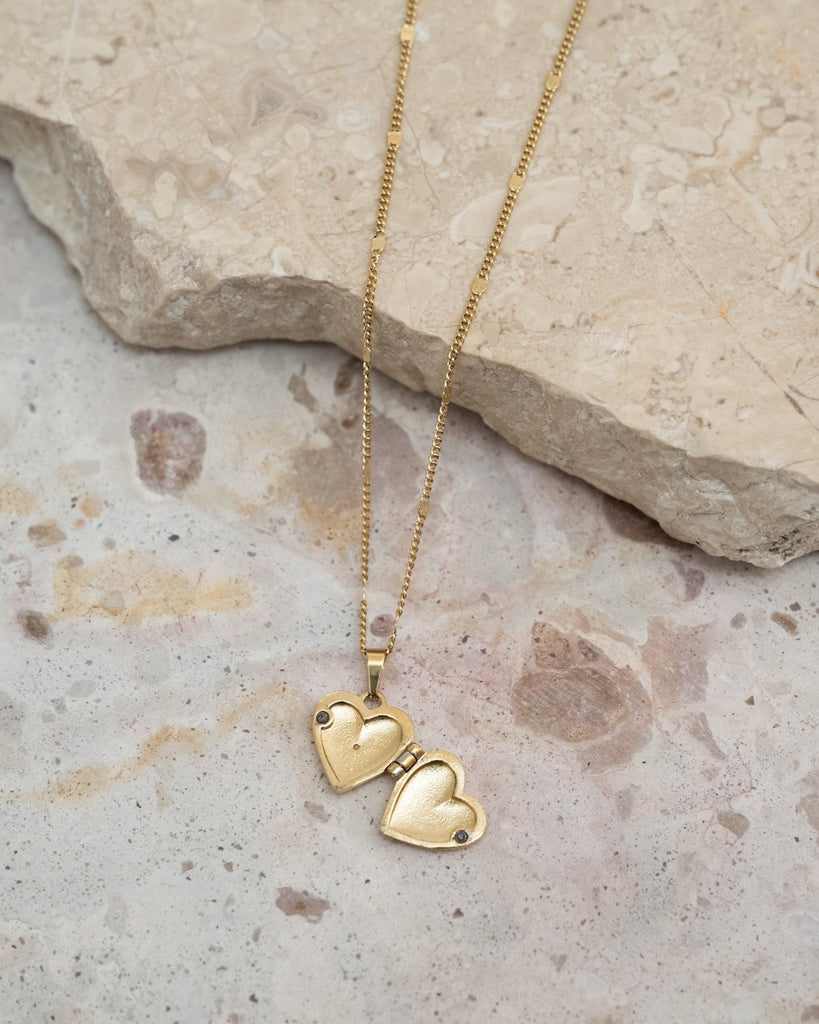 Necklace Heart Medaillon Macy - Things I Like Things I Love