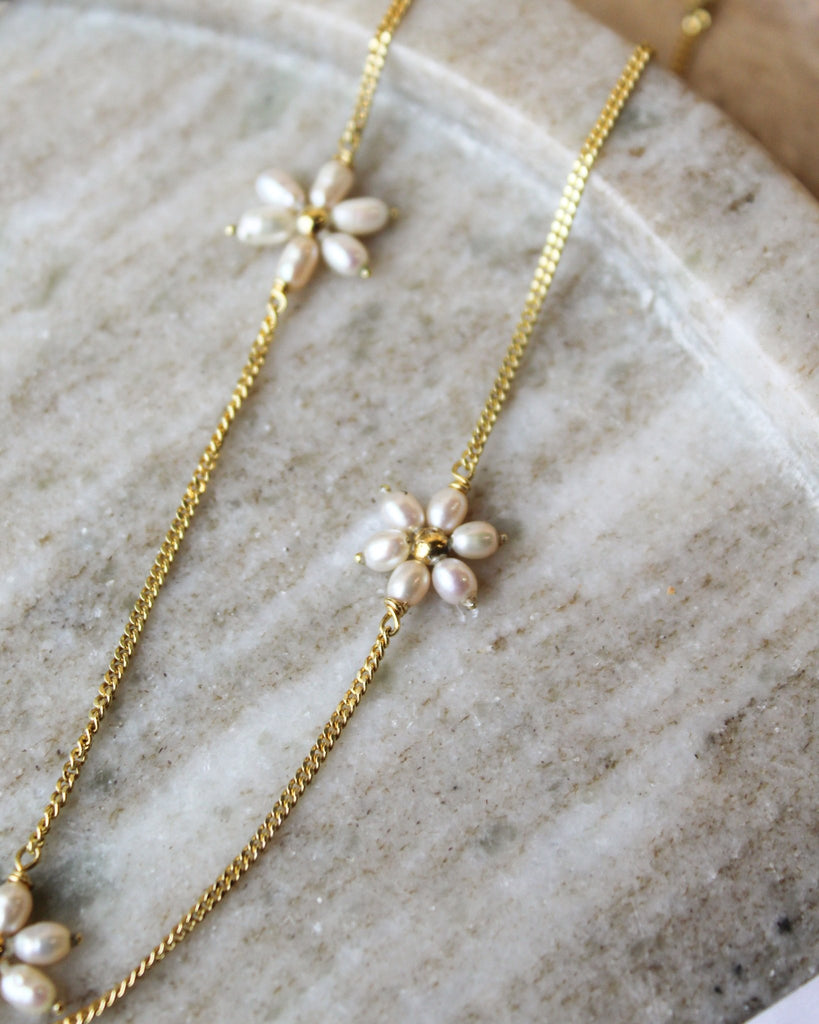 Necklace Tiny Daisy - Things I Like Things I Love