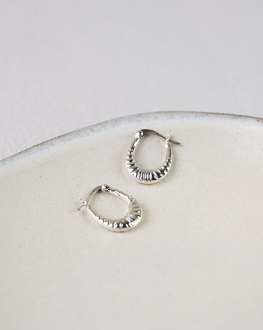 TILTIL Thick Deco Oval Hoop Silver - Things I Like Things I Love