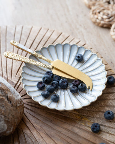 White Lotus Cake Plate - Things I Like Things I Love