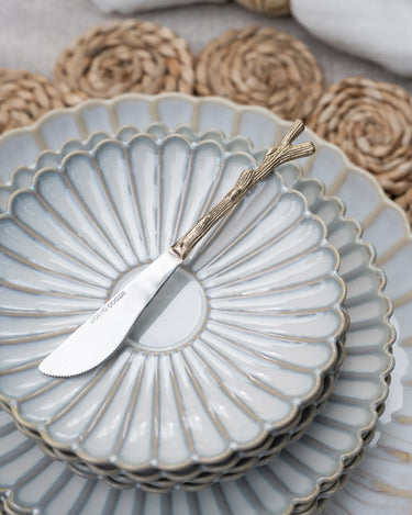 White Lotus Cake Plate - Things I Like Things I Love